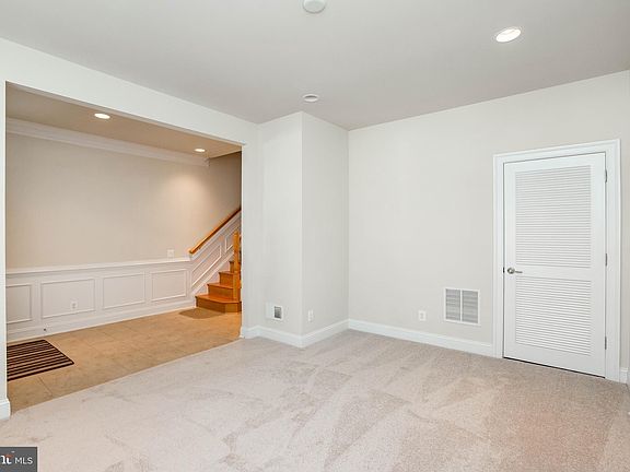 5th image of 9526 Canonbury Sq