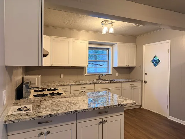 622 S Mission Ave — Photo 6