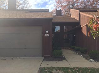 321 Katey Rose Ln #321, Euclid, OH