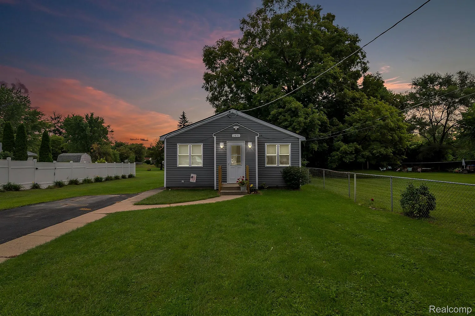 2431 Utley Rd photo 1