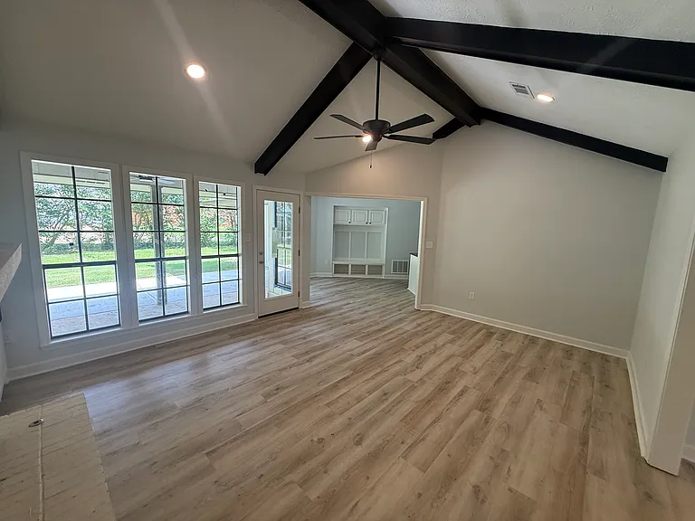 109 Park Ln — Photo 7