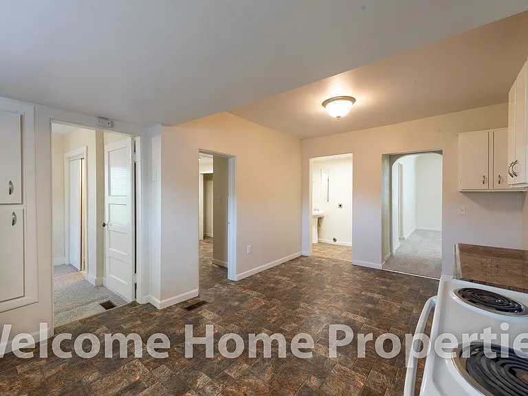309 SW 6th St — Photo 25