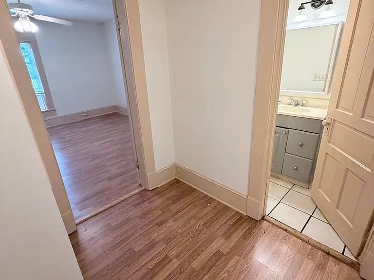 453 W Haywood St #A — Photo 9