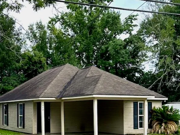 1942 S Ringer Ave, Geismar, LA 70734