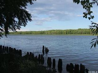 N Water St, Athens, NY 12015