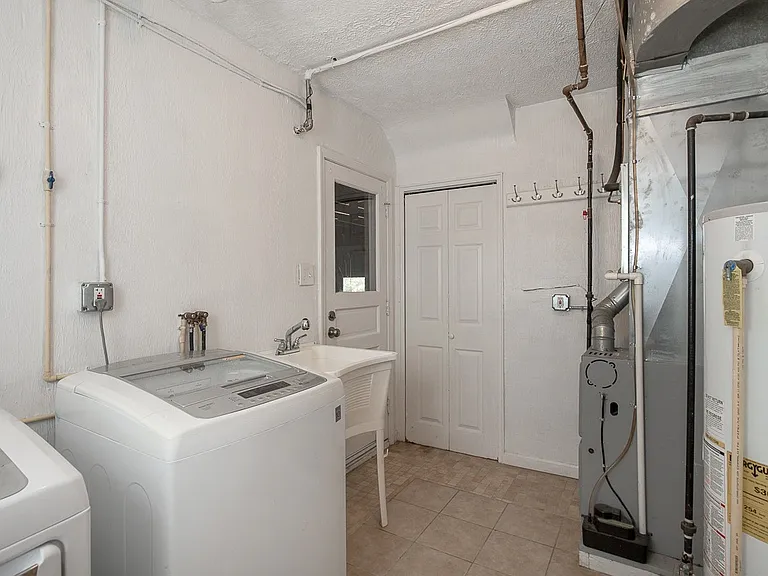 21350 Priday Ave — Photo 23