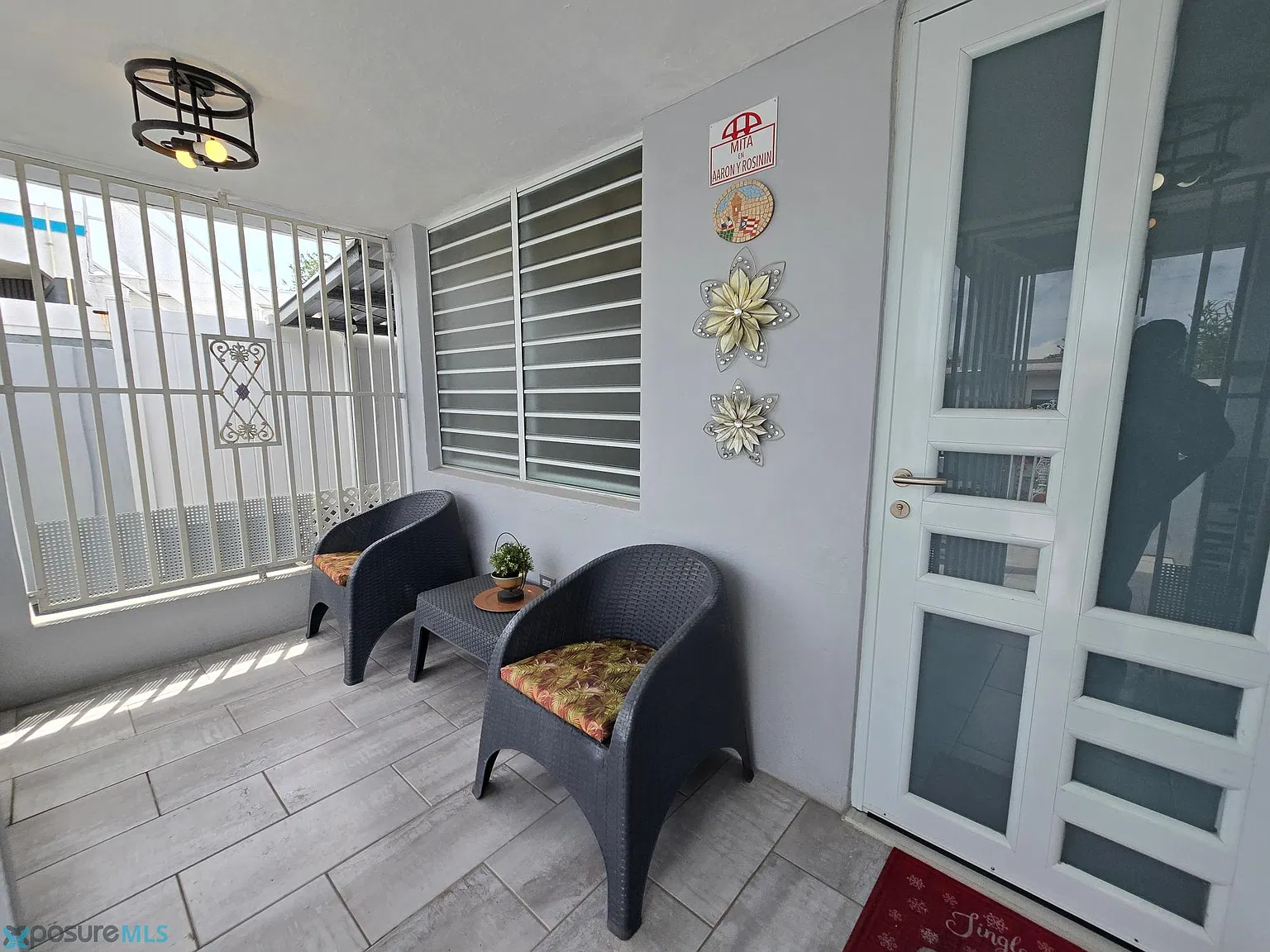 3 bed, 2.0 bath, 1003 sqft, $1,670 — Photo 2