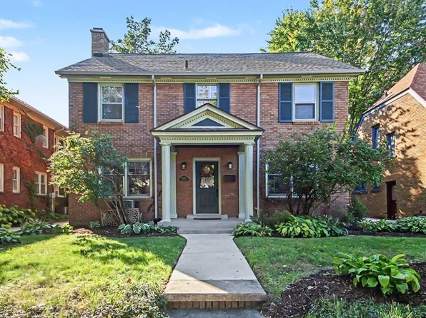 1031 Iroquois Dr SE, Grand Rapids, MI 49506