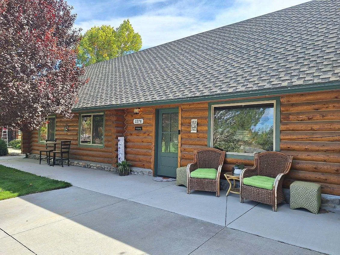 3 bed, 1.5 bath, 1175 sqft, $3,000 — Photo 1