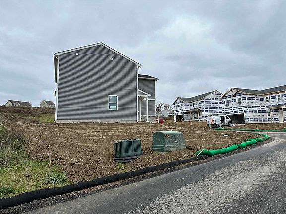 4th image of 801 Bogey Ln