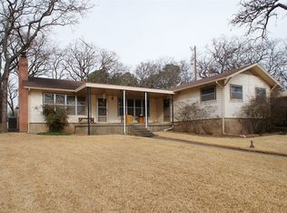 11868 Younger Ct, Azle, TX 76020