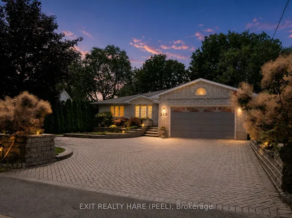 245 1st Ave, Welland, ON L3C 1Y7
