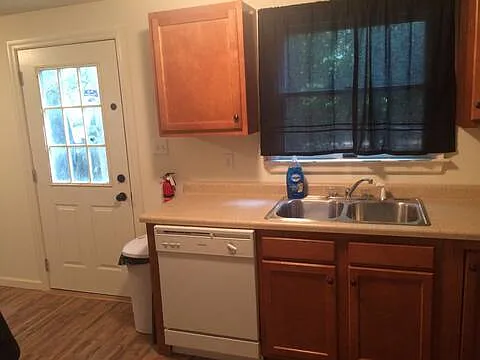2 bed, 750 sqft, $1,500 — Photo 4
