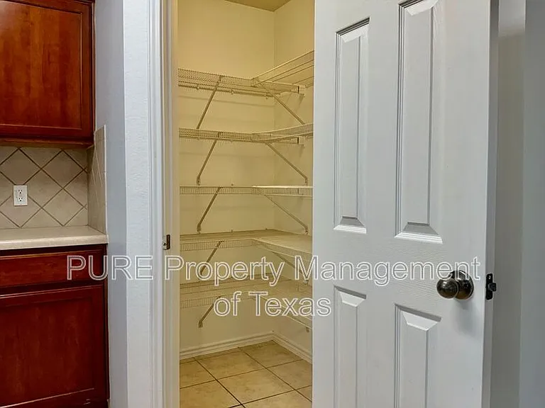 3232 Clinton Pl — Photo 7