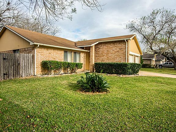 4th image of 311 Village Creek Dr