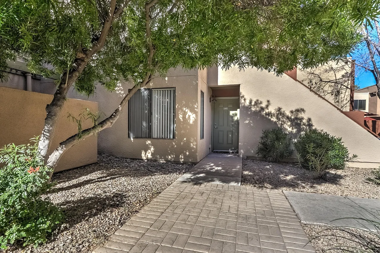 1 bed, 725 sqft, $1,550 — Photo 4