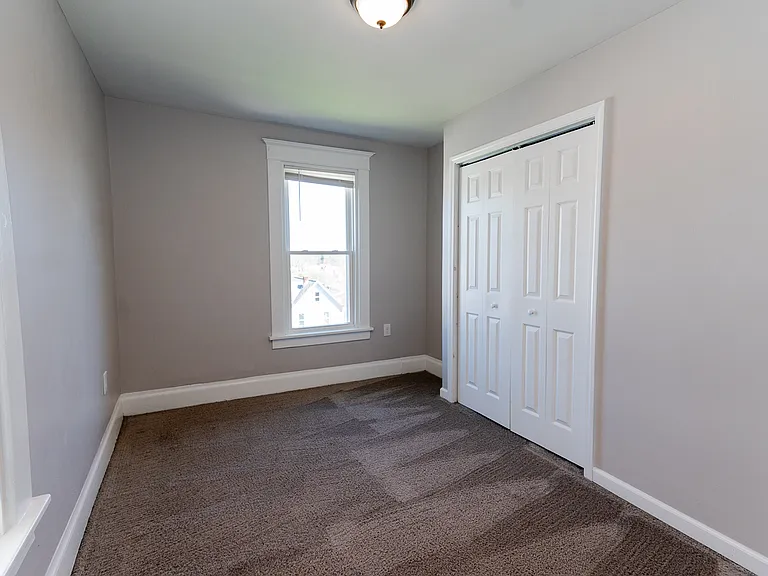 2225 Bensonia Ave — Photo 16