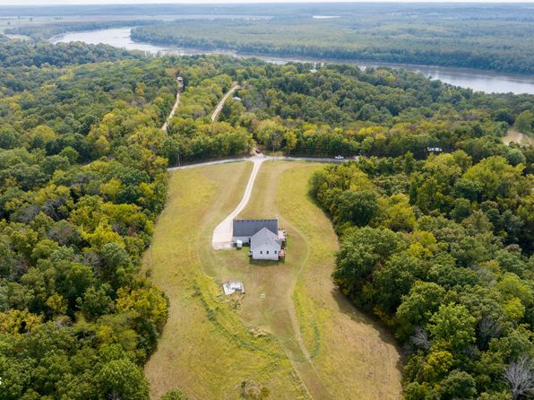 145 W Cedar Tree Ln, Hartsburg, MO 65039