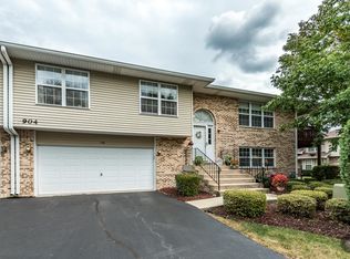 904 Elderberry Cir UNIT 116, Naperville, IL 60563