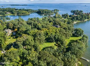 2 Vista Dr, Greenwich, CT