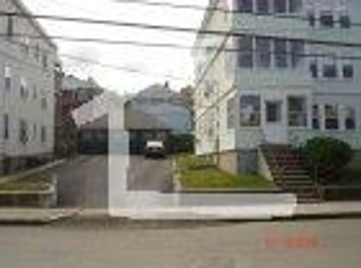 2 Bed Modern and Renovated close to Brighton Center — Photo 4
