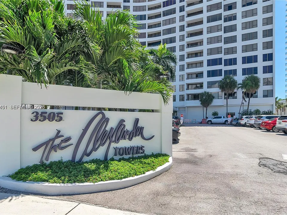 3505 S Ocean Dr #208