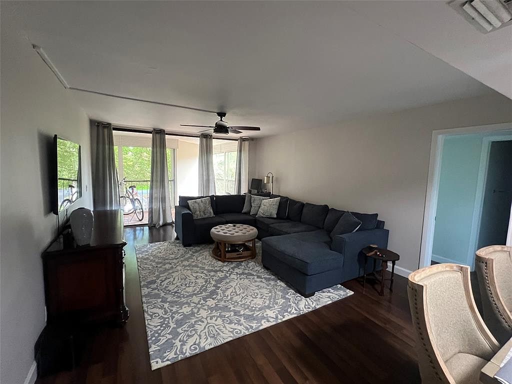 16475 Golf Club Rd #306