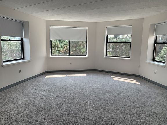 4th image of 35 Vine St APT 203