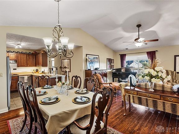 5th image of 1599 Eden Park Dr APT 6