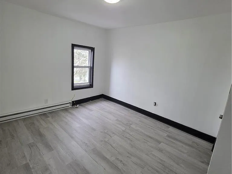 300 Pine St — Photo 21