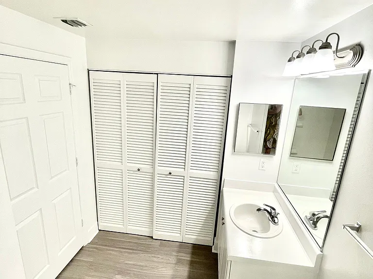 255 Evernia St #70 — Photo 16