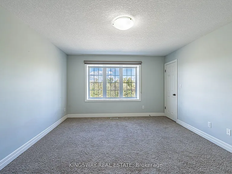 275 Old Huron Rd E #15 — Photo 32
