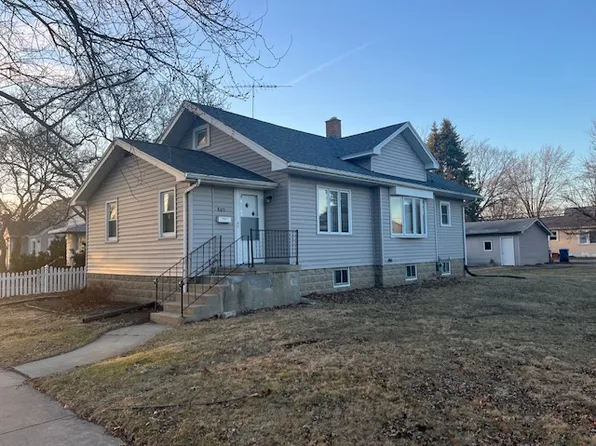 805 W Park Dr, Kankakee, IL 60901