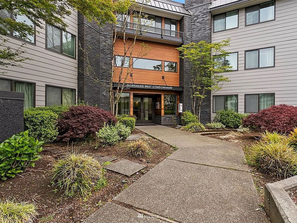 1st image of 11300 1st Ave NE APT 114