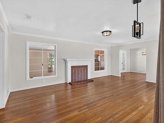 5th image of 980 Coronado Blvd