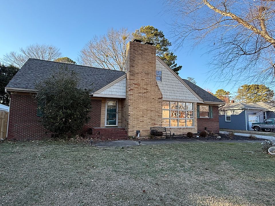 1st image of 205 E McGinnis Cir