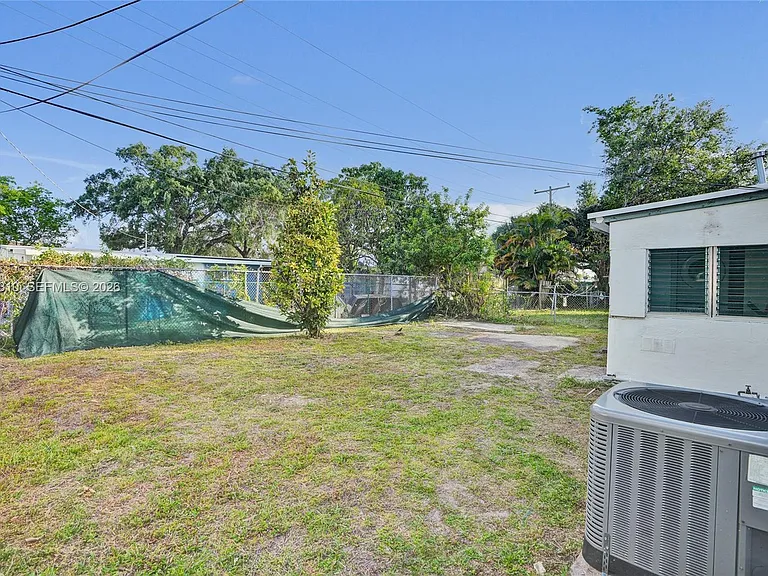 2100 Service Rd — Photo 3