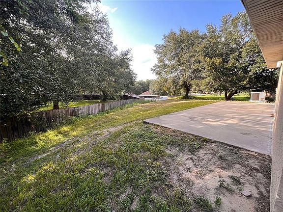 4th image of 1126 Chateau Cir