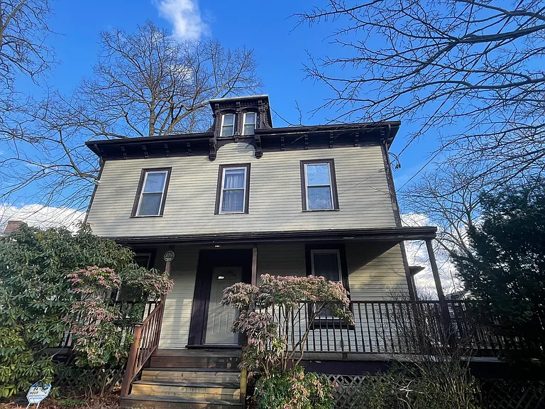 274 Chestnut Ave — Photo 2