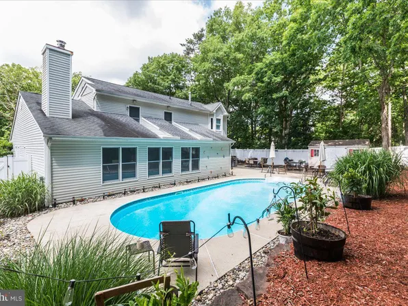 38 Ravenwood Blvd, Barnegat, NJ 08005