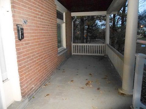 4th image of 8215 Woodbine Ave