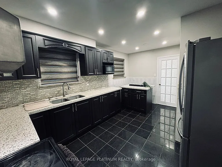 7073 Magic Ct — Photo 9