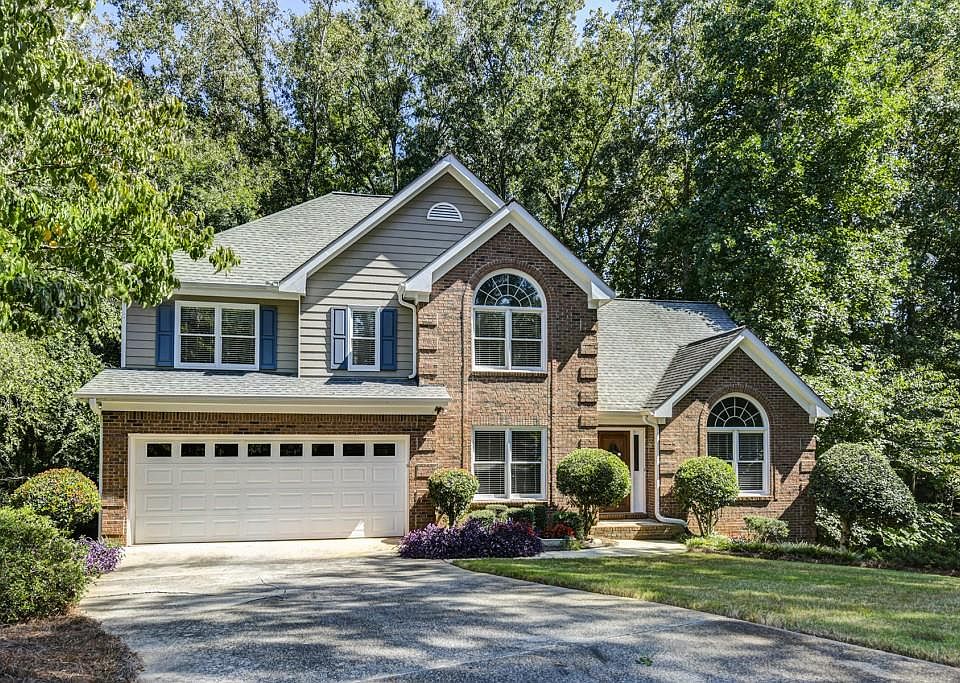 1st image of 611 Heartwood Way SE