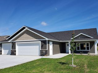 1615 Hurst Castle Rd, Saint Cloud, MN 56303