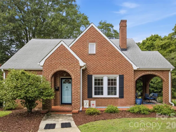 105 S Maple St, Dallas, NC 28034