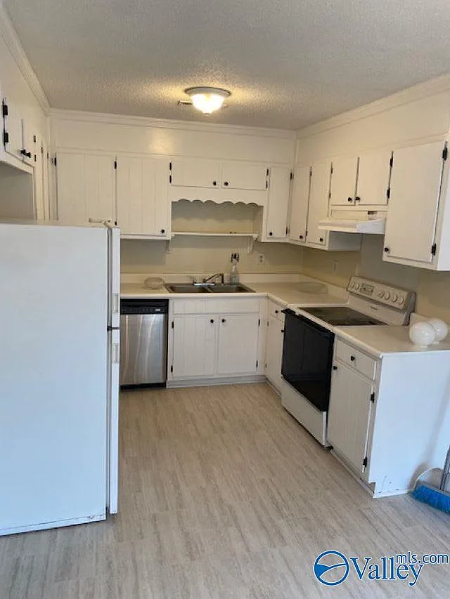 2 bed, 2.0 bath, 1100 sqft, $1,200 — Photo 3