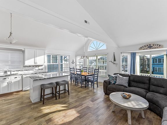 4th image of 4930 Asbury Ave #2