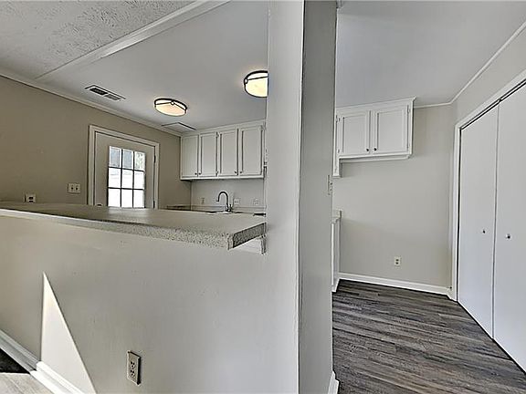 4th image of 4328 Idlewood Ln