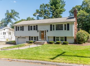 28 Hart St, Burlington, MA 01803