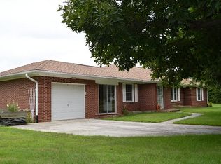 58 Kemp St, Sparta, NC 28675